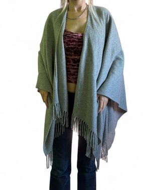 Rag & Bone New York elegant light grey Cashmere sweater poncho with fringe